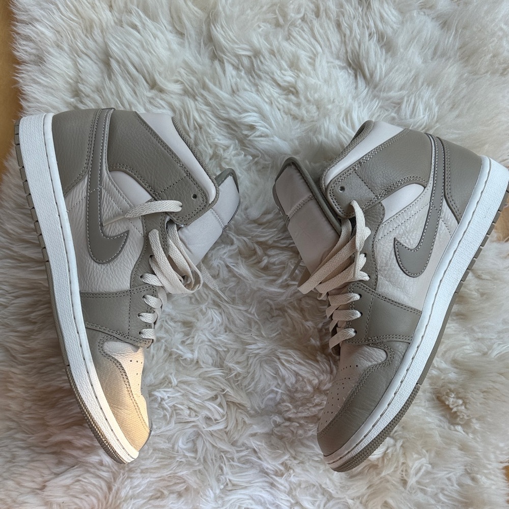 Air Jordan mids, size men’s 9 - Picture 10 of 12